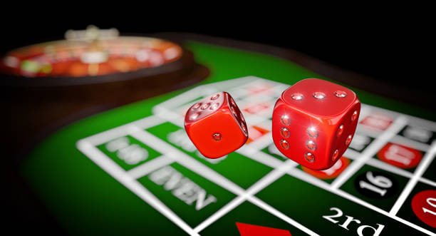 n52apk APP ဖြင့် မိုဘိုင်းမှ Sportsbook Bet ပြုလုပ်နေသောအမျိုးသမီးတစ်ဦး